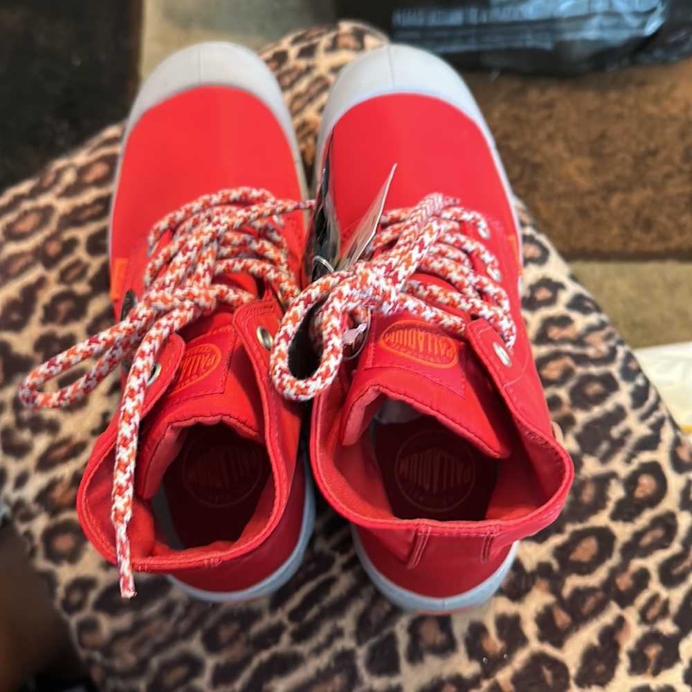 Red Palladium - Picture 3 of 3